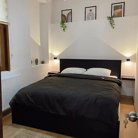 Stylish & Comfort In Ortakoey Apartment